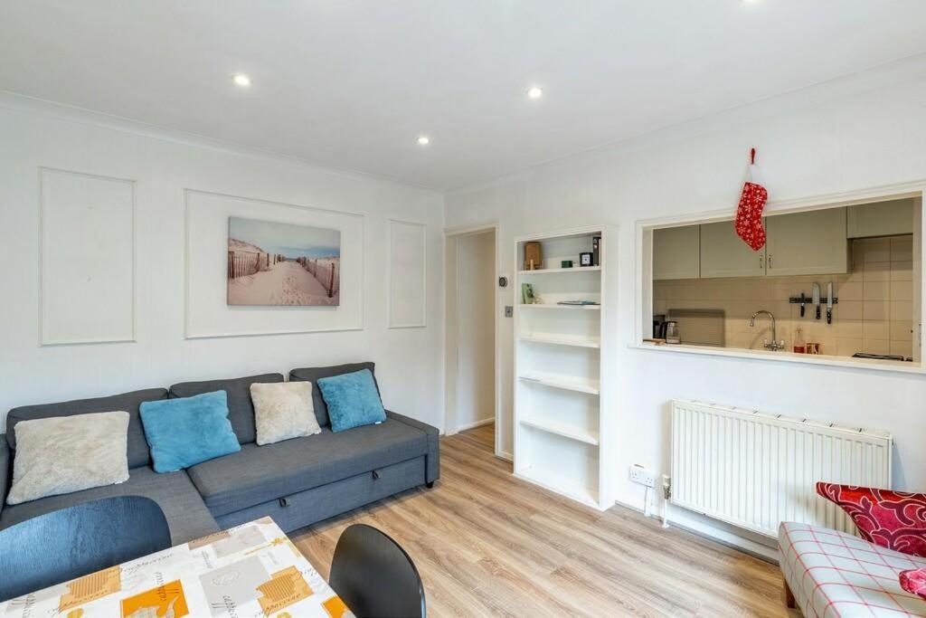 Lovely West London Entire Apartment Exteriör bild